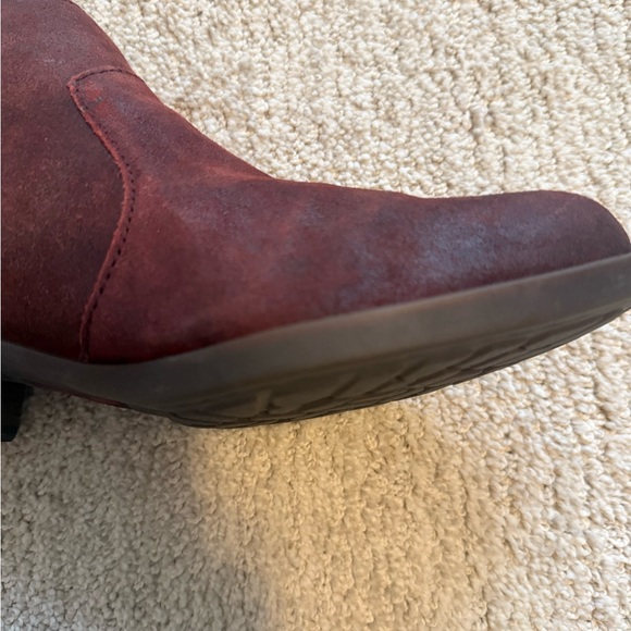 Born Kerri Distressed WesternBurgundy Suede Ankle Booties Size 7.5 M Pre-Owned - Picture 8 of 16